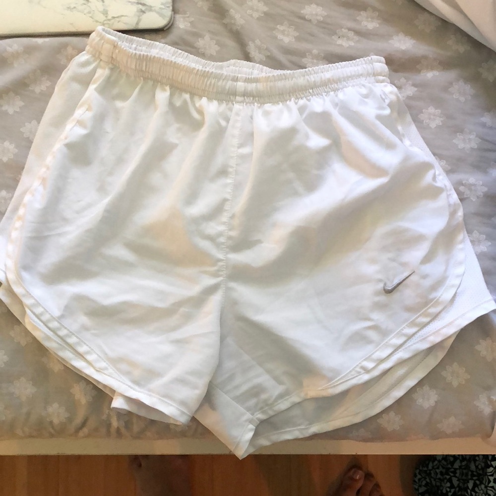 White nike shorts